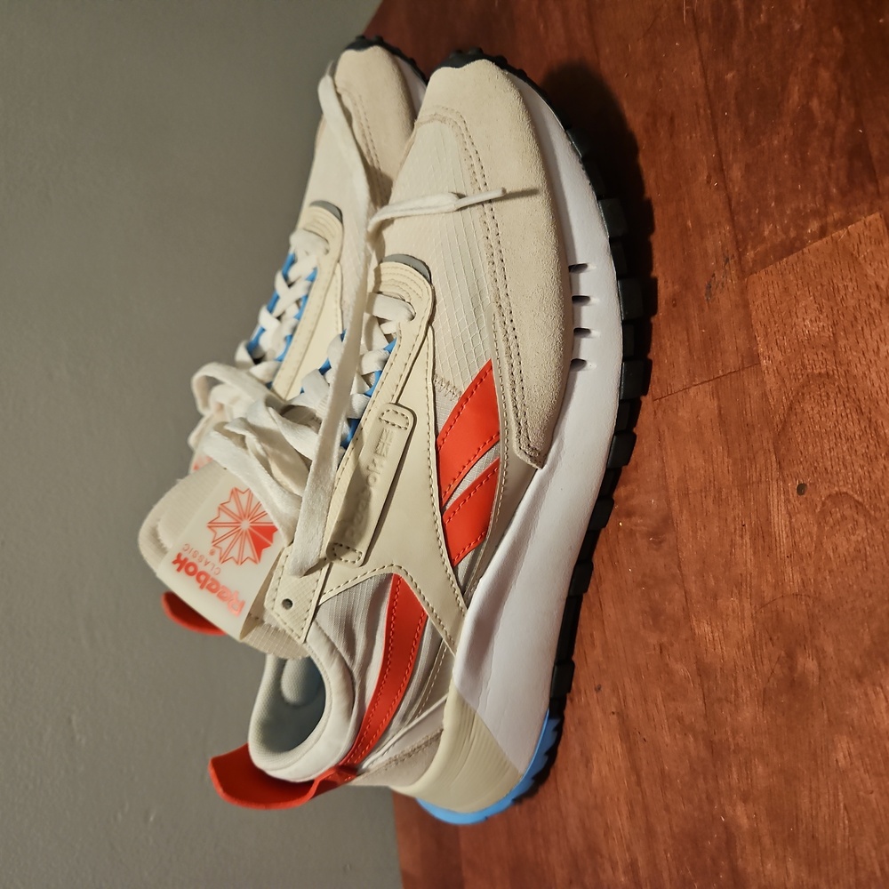 Reebok Classic Men's Sz 7.5 OffWhite/Coral/Blue